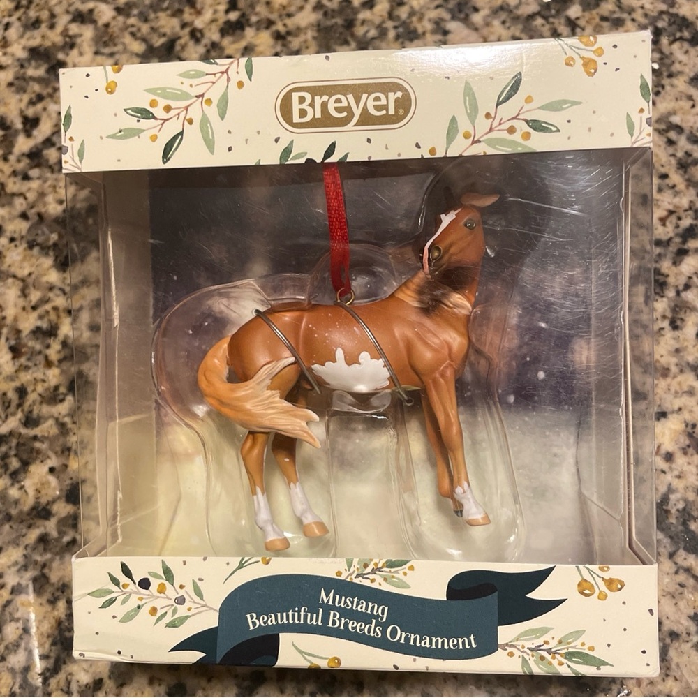 2020 Breyer Mustang beautiful breeds ornament #700521